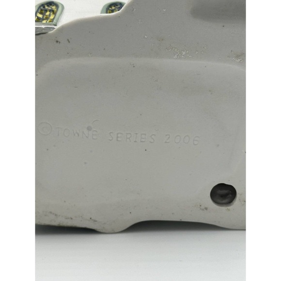 Santa's Workbench Cedar Valley Chapel Lighted Building Towne Series Christmas - Picture 11 of 11